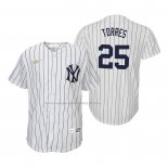 Maglia Baseball Bambino New York Yankees Gleyber Torres Cooperstown Collection Home Bianco